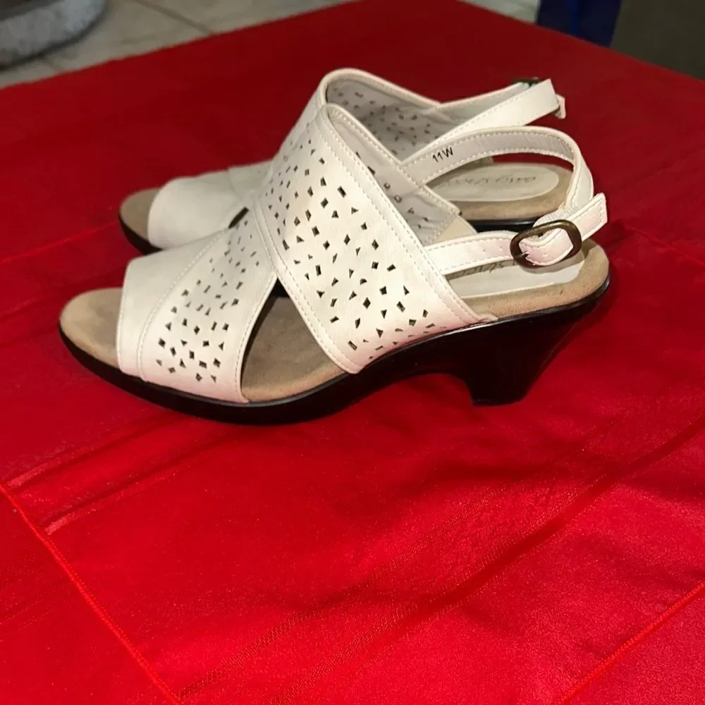 Easy Street White Wedge Sandals with Slingback Size 11